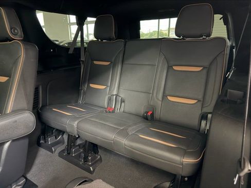 Used 2022 GMC Yukon XL AT4 AWD/4WD image 18