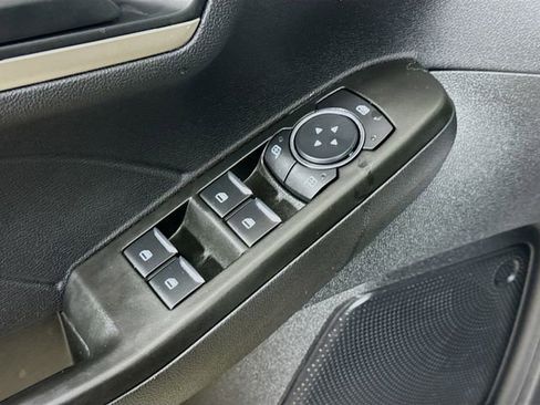 Certified 2022 Ford Escape SE w/ Cold Weather Package image 17