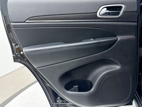 Used 2018 Jeep Grand Cherokee Limited image 30