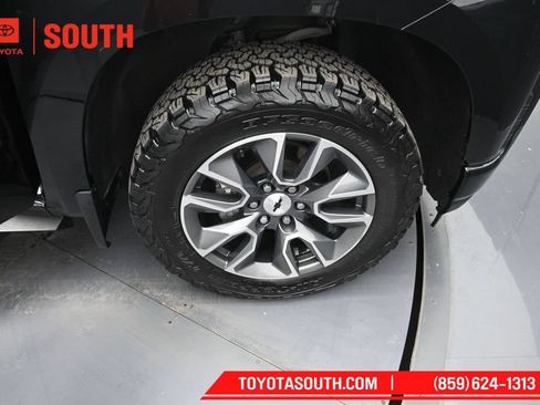 Used 2021 Chevrolet Silverado 1500 RST AWD/4WD image 33