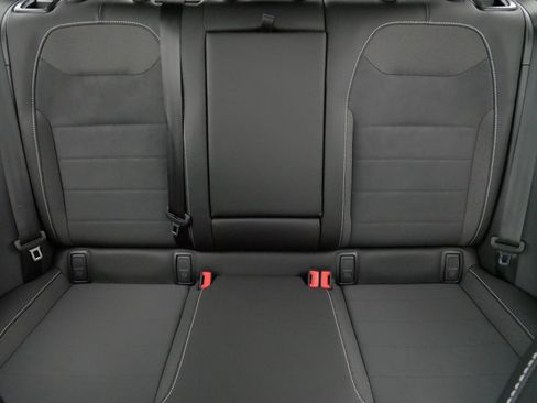 Certified 2023 Volkswagen Taos SE w/ Panoramic Sunroof Package AWD/4WD image 13