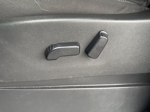 Used 2022 Nissan Frontier SV image 39