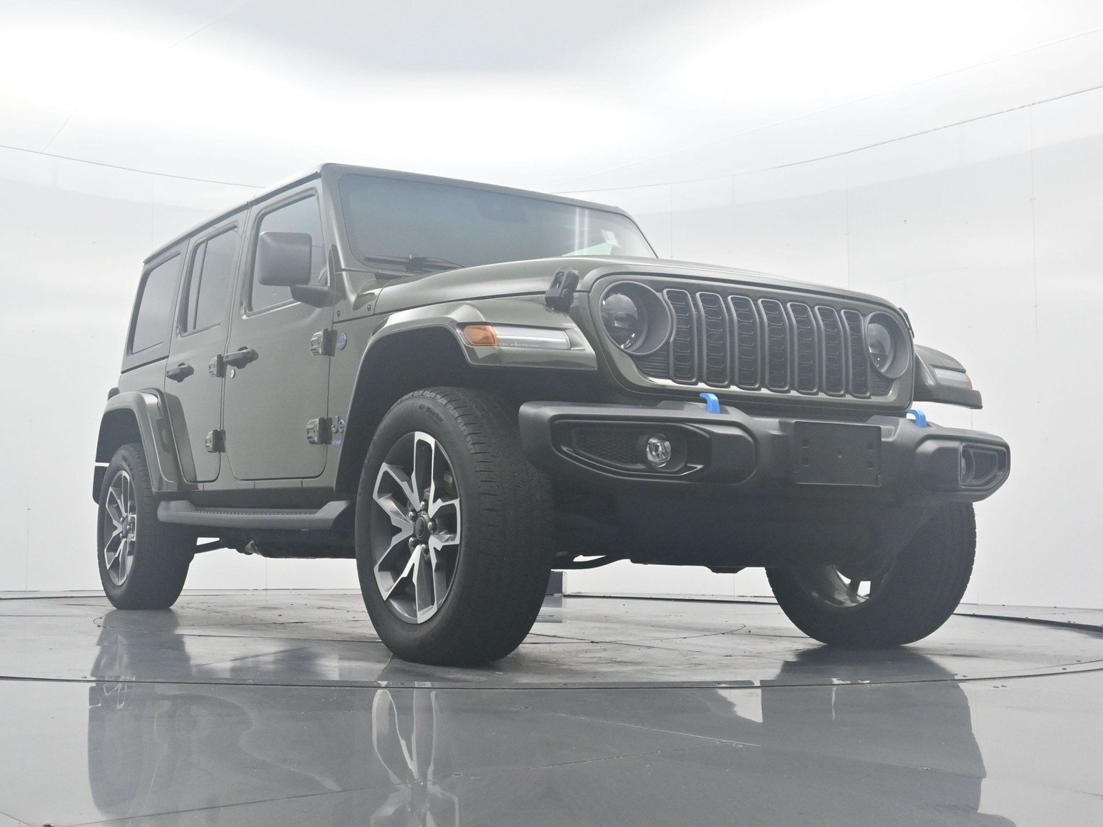 Used 2024 Jeep Wrangler Unlimited w/ Convenience Group AWD/4WD image 27