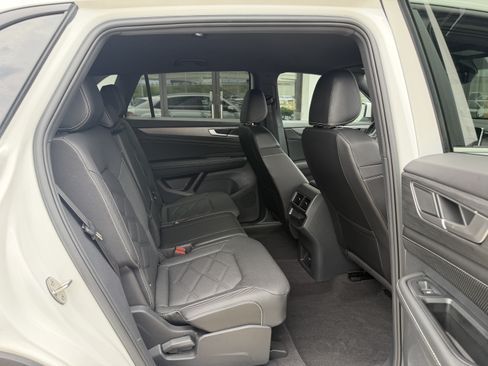 Used 2024 Volkswagen Atlas Cross Sport SE AWD/4WD image 25