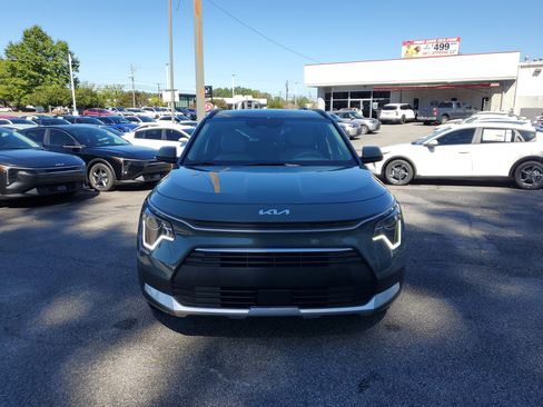 New 2025 Kia Niro EX image 2
