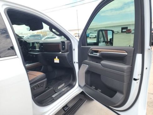 New 2026 Chevrolet Silverado 3500 High Country w/ High Country Premium Package AWD/4WD image 35