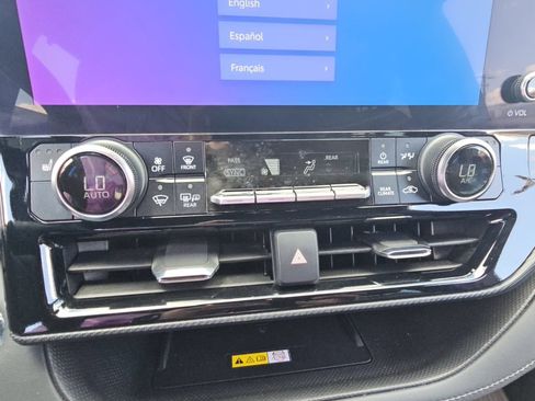 Used 2023 Toyota Highlander XSE AWD/4WD image 18