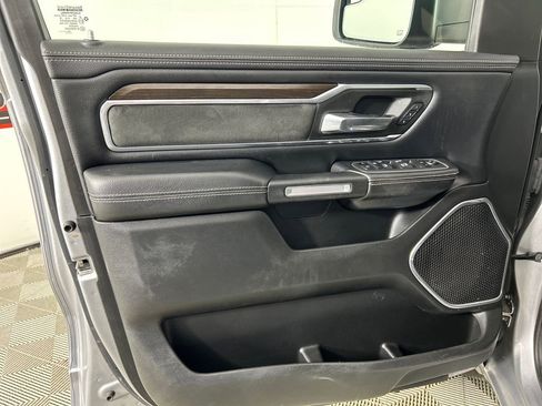 Used 2022 RAM 1500 Laramie AWD/4WD image 11