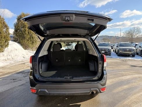 Used 2023 Subaru Forester Premium image 6