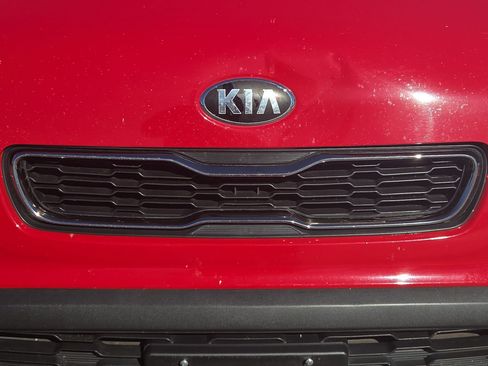 Used 2013 Kia Soul FWD image 9