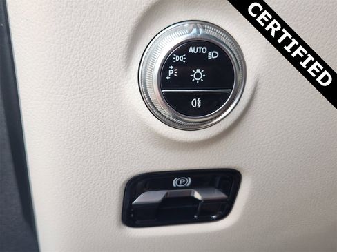 Certified 2025 Mercedes-Benz C 300 4MATIC Sedan image 21