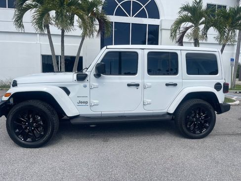 Used 2023 Jeep Wrangler Unlimited Sahara AWD/4WD image 4