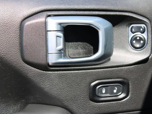 Used 2023 Jeep Wrangler Unlimited Sahara w/ Cold Weather Group AWD/4WD image 12