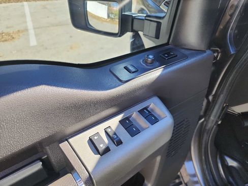 Used 2011 Ford F250 Lariat w/ Lariat Interior Pkg AWD/4WD image 16