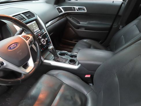 Used 2015 Ford Explorer Limited w/ Equipment Group 302A FWD image 21