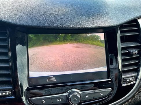 Used 2020 Chevrolet Trax LT w/ Driver Confidence Package AWD/4WD image 20