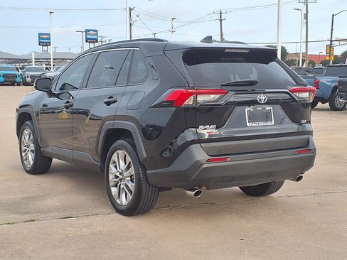 Used 2025 Toyota RAV4 XLE Premium FWD image 7