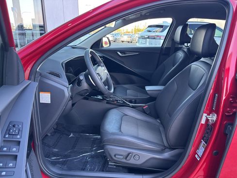 Used 2023 Kia Niro EX image 10