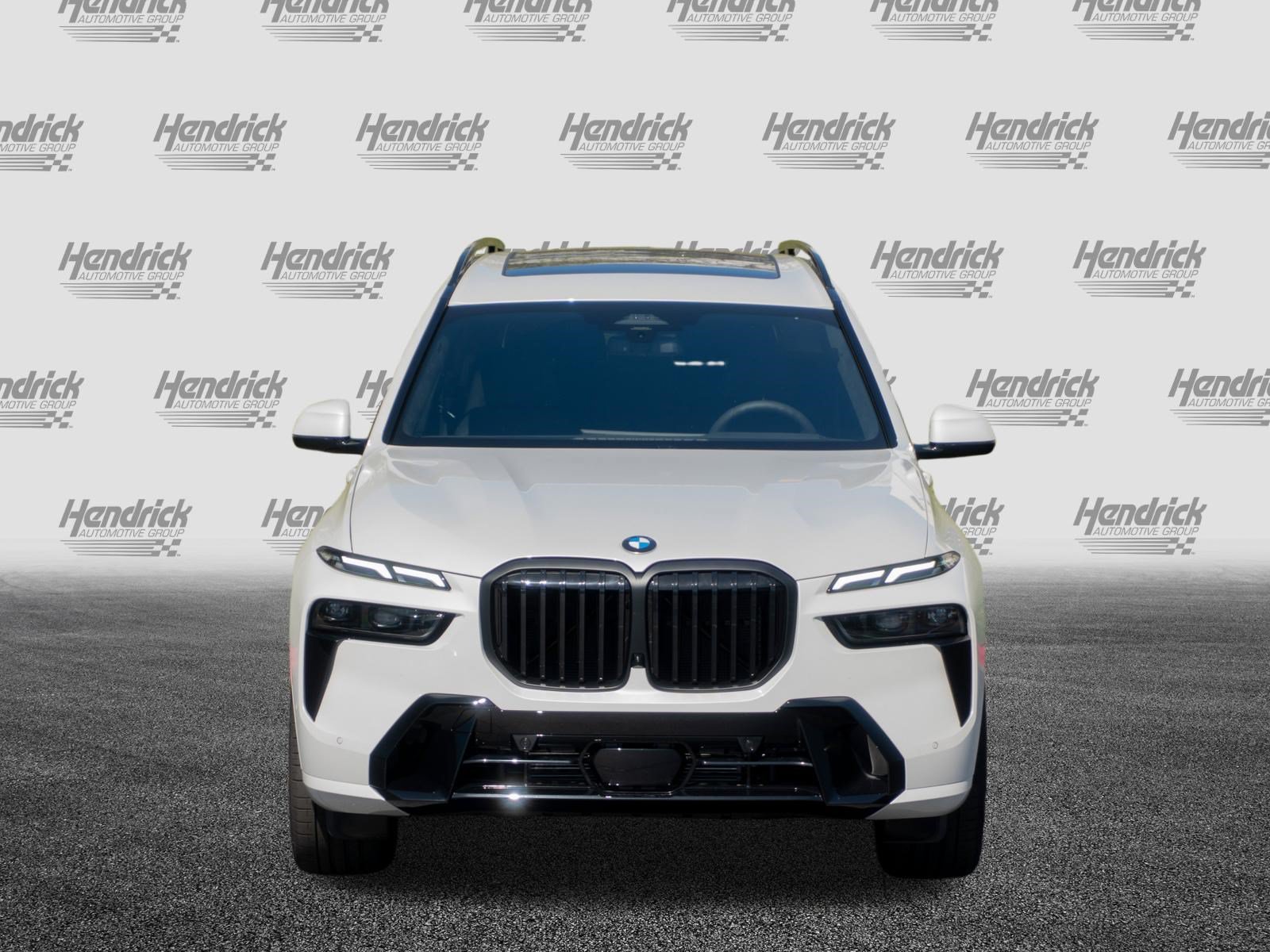 Certified 2027 BMW X7 xDrive40i w/ M Sport Package AWD/4WD image 2