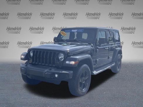 Used 2022 Jeep Wrangler Unlimited Sahara AWD/4WD image 4