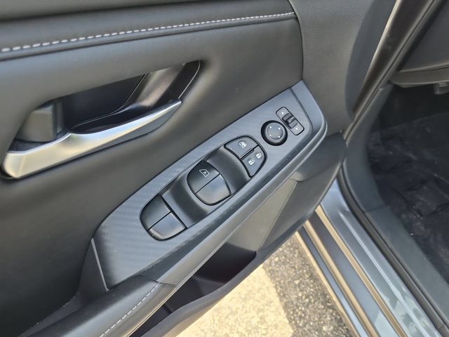 Used 2025 Nissan Sentra SV FWD image 13