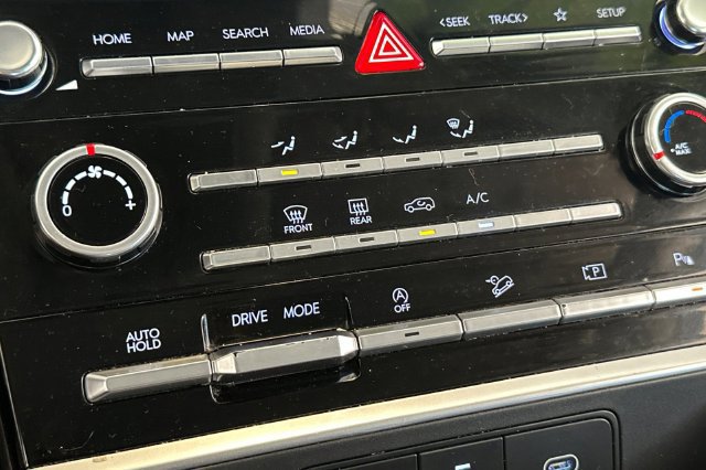 Used 2025 Hyundai Santa Fe SE FWD image 21