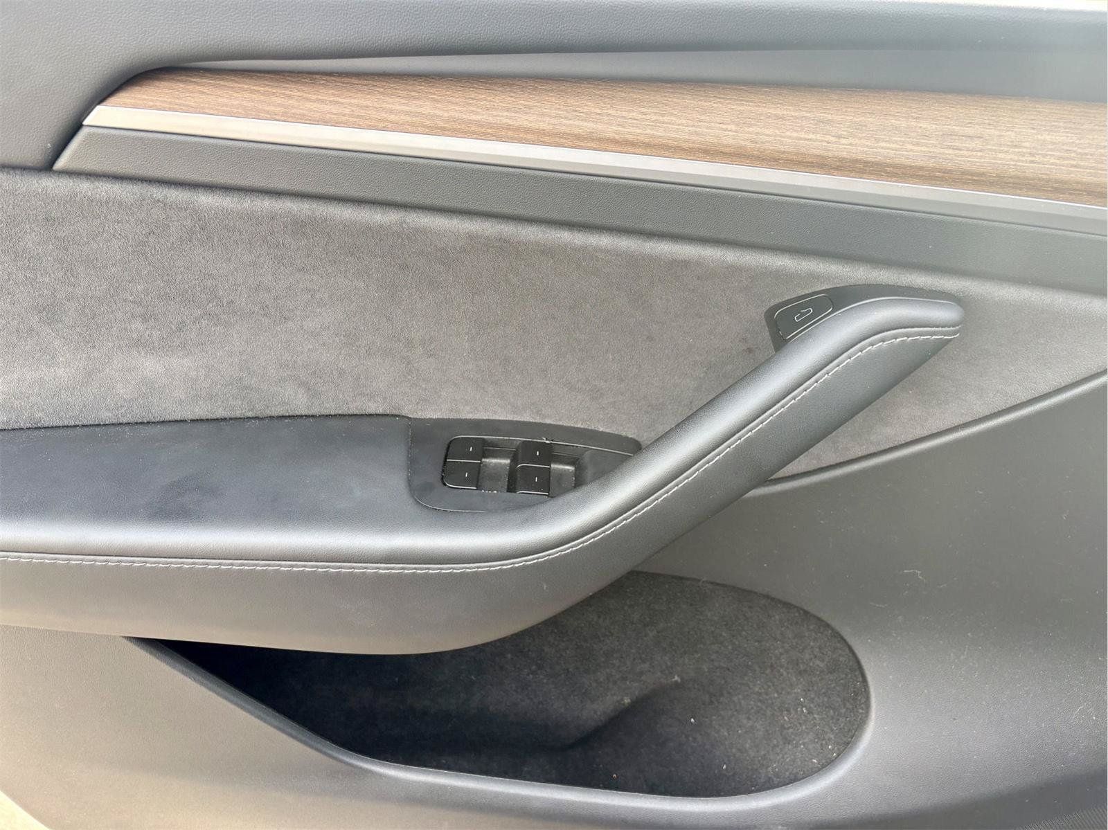 Used 2025 Tesla Model Y Long Range AWD/4WD image 15