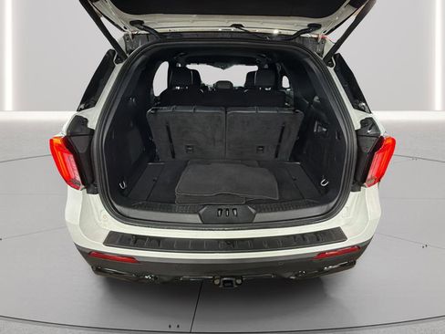 Used 2025 Ford Explorer ST-Line w/ ST-Line Street Pack image 22