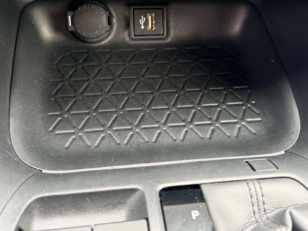 Used 2025 Toyota RAV4 LE AWD/4WD image 23