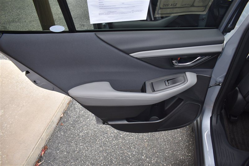 Used 2024 Subaru Outback Premium AWD/4WD image 19