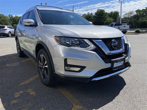Certified 2020 Nissan Rogue SV w/ Sun & Sound Touring Package image 7