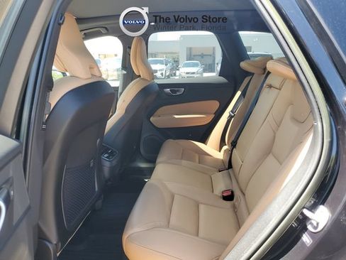 Certified 2023 Volvo XC60 B5 Ultimate w/ Climate Package AWD/4WD image 11