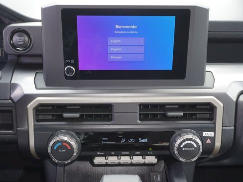 Used 2025 Toyota Tacoma SR5 AWD/4WD image 16