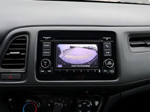 Used 2018 Honda HR-V LX image 22