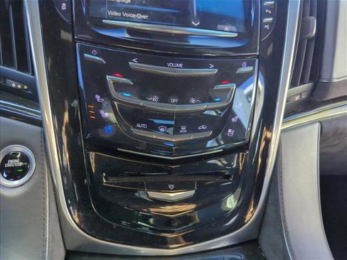 Used 2018 Cadillac Escalade Platinum image 8