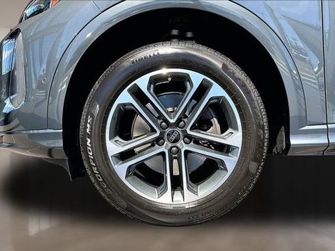 Used 2025 Audi Q5 Premium w/ Convenience Package AWD/4WD image 34