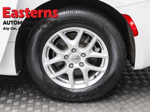 Used 2022 Chrysler Voyager LX image 8