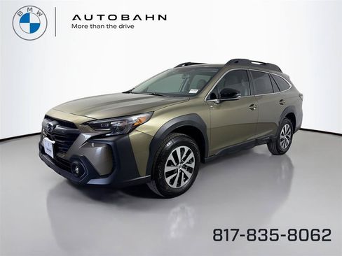 Used 2025 Subaru Outback Premium AWD/4WD image 1