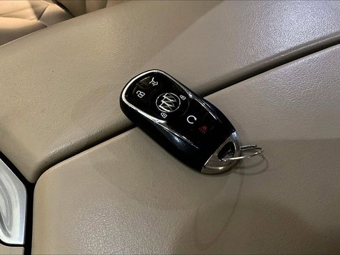 Used 2017 Buick Envision Essence FWD image 32