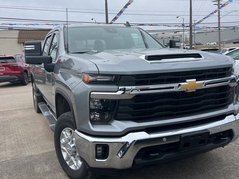 Used 2025 Chevrolet Silverado 2500 LT w/ All Star Edition image 2