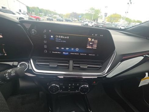 New 2026 Chevrolet Trax RS w/ Sunroof Package FWD image 22