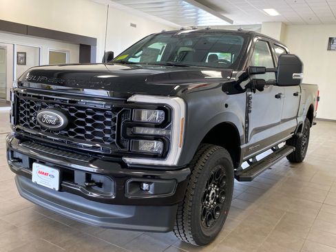 New 2026 Ford F250 XLT w/ XLT Premium Package AWD/4WD image 4