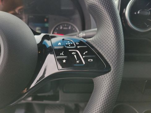 Used 2025 Mercedes-Benz Sprinter 2500 image 21