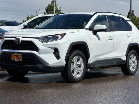 Used 2021 Toyota RAV4 XLE AWD/4WD image 8
