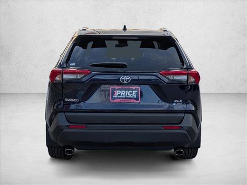 Used 2025 Toyota RAV4 XLE image 7