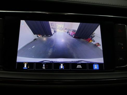 Used 2022 Buick Enclave Premium AWD/4WD image 25