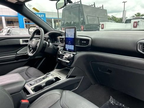Used 2022 Ford Explorer ST w/ Equipment Group 401A AWD/4WD image 36