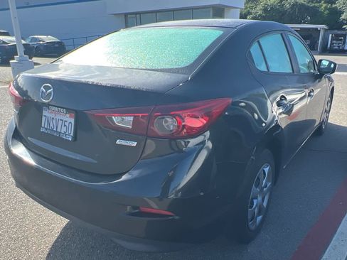 Used 2016 MAZDA MAZDA3 i Sport FWD image 4