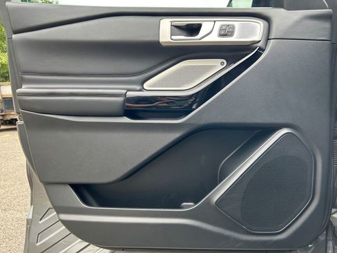 Used 2021 Ford Explorer Platinum w/ Equipment Group 601A image 23