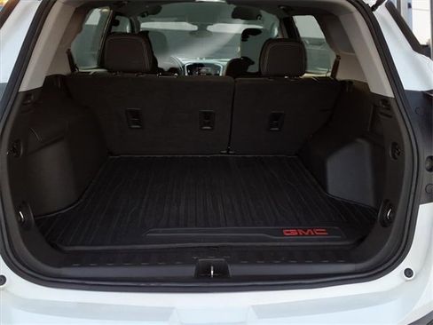 Used 2022 GMC Terrain SLE w/ Driver Convenience Package image 20